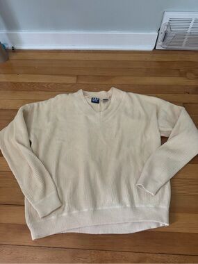 GAP oversized vintage Light butter yellow Ribbed V-Neck Sweater size medium